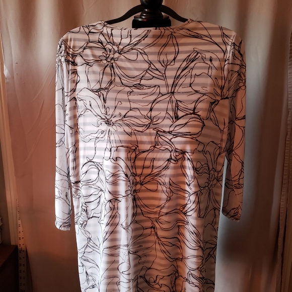 Print Tunic - Picture 3 of 4